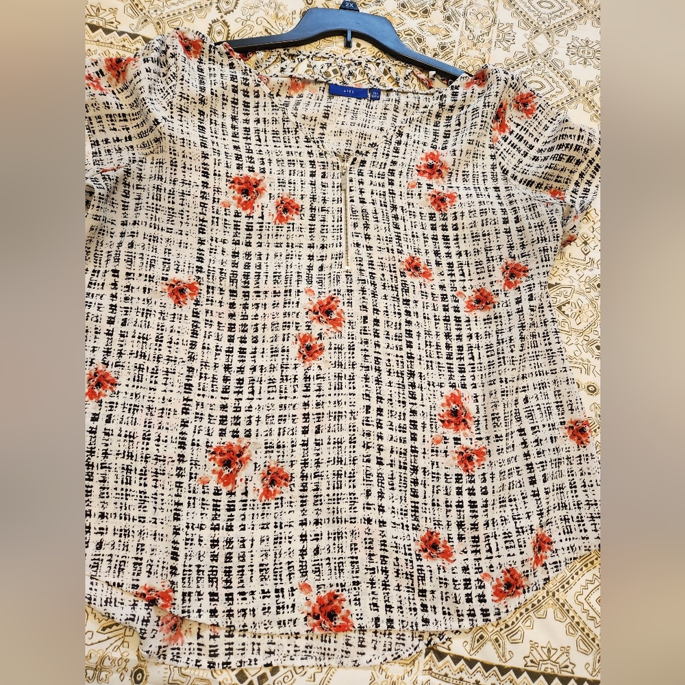 Womens Black and White Patterned Top with Red Floral Accents. Xxl